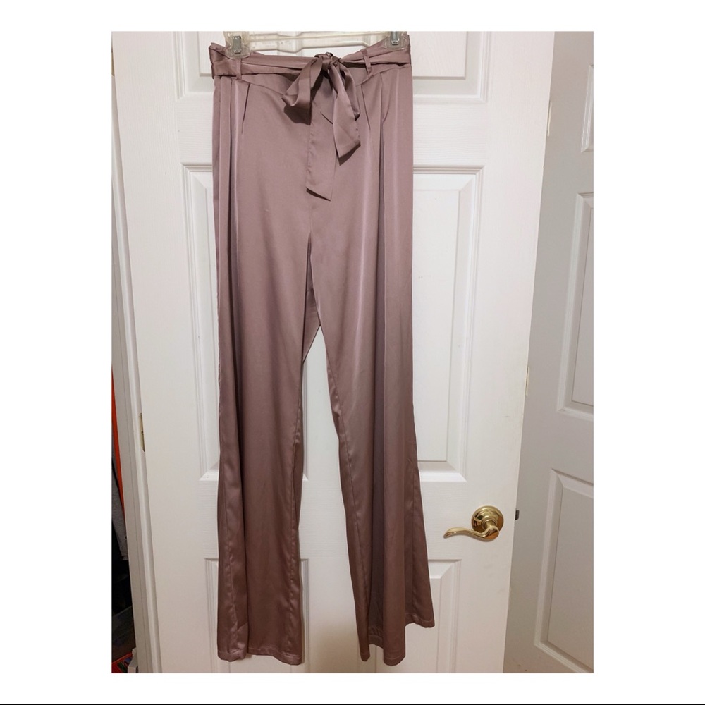 Fashion Nova - High Waisted Silk Pants!
